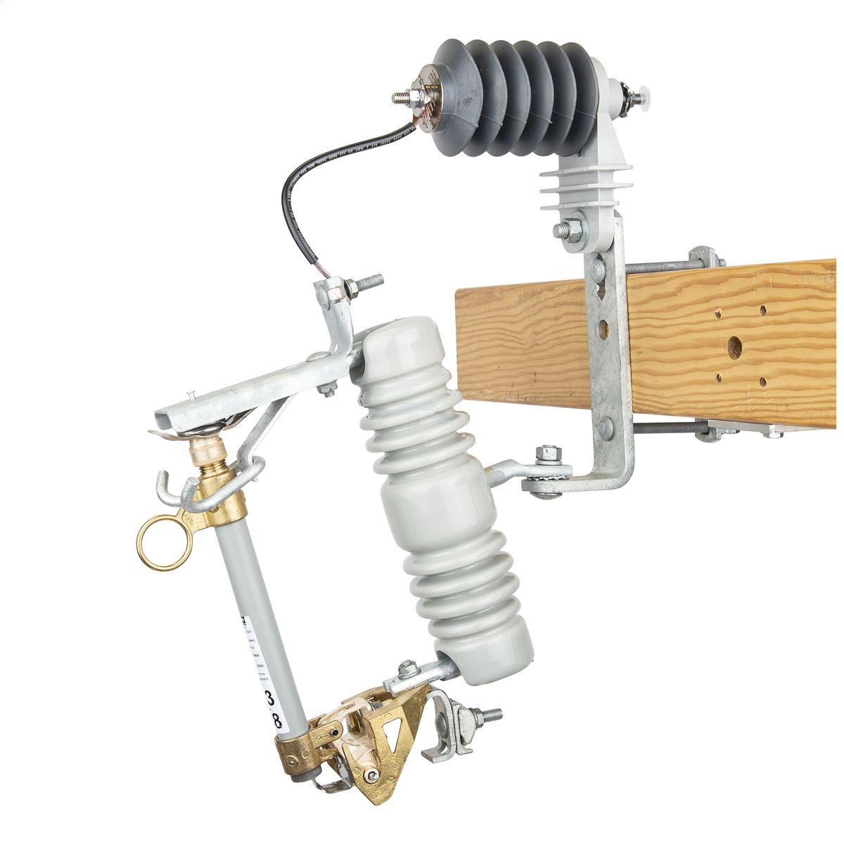 Hubbell C71DL143ED 15 kV, 110 kV BIL, Standard Type C Porcelain Cutout / Arrester Combination with a 200A, 12kAIC fuseholder, small eyebolt connector and a D-shape pole mounting bracket. 