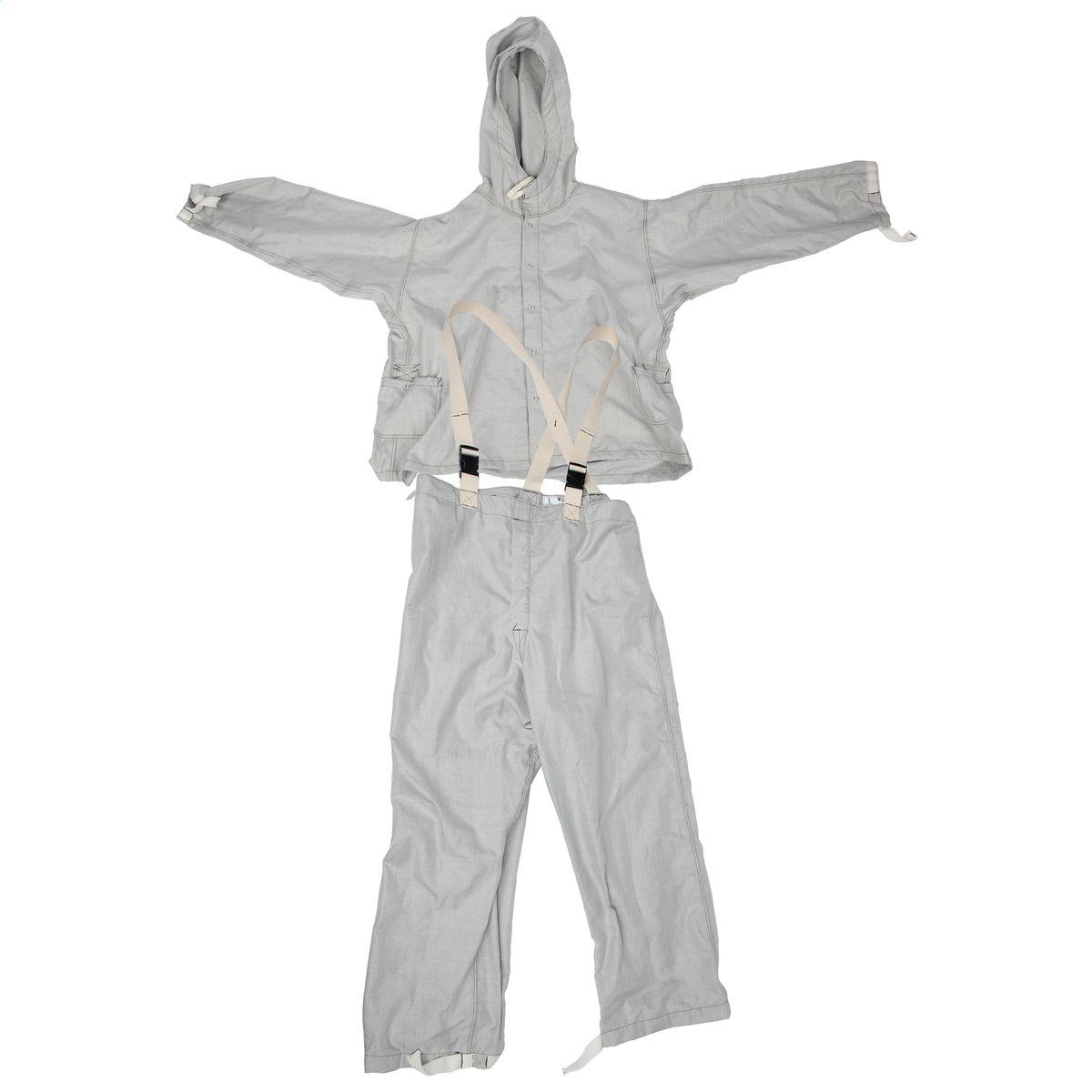Hubbell C4020534 CONDUCTIVE SUIT, LARGE, Born of a need to let the lineman get closer to his work, Chance EHV Barehand Conductive Clothing replaces hand tools on the end of 16-foot Epoxiglas� poles- the clothing is bonded to the conductor, placing the lineman within the f