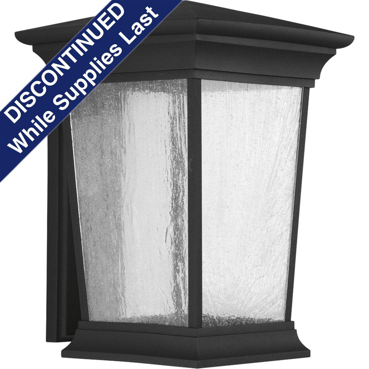 Hubbell P6076-3130K9 Arrive LED lanterns feature a die-cast aluminum, powder coated frame and heavily textured glass. One-light extra-large wall lantern. 90+ CRI, 3000K, 1,211 lumens 71.2 lumens/watt per module (source). Energy Star.  ; Die-cast aluminum, powder coated frame.