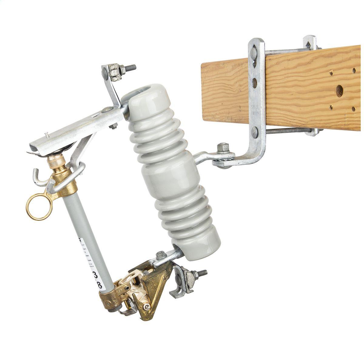 Hubbell C710333PDS 27 kV, 150 kV BIL, Standard Type C Porcelain Cutout with a 300A solid blade, parallel-groove connector and a D-shape pole mounting bracket. 