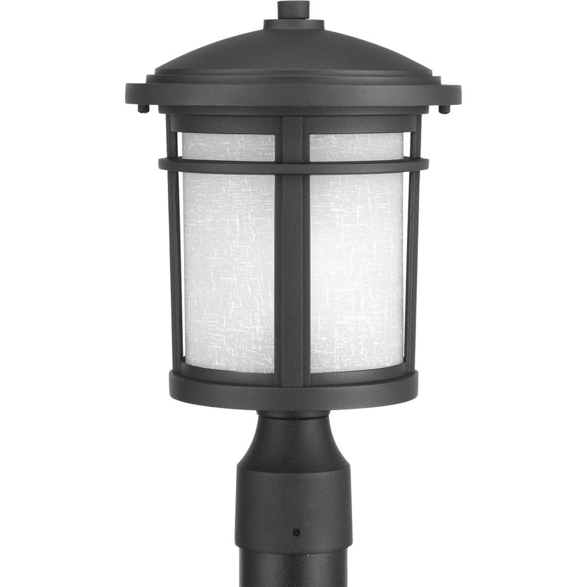 Hubbell P6424-3130K9 LED post lantern with etched white linen glass. Fits 3" posts order separately. 120V AC replaceable LED module, 623 lumens (source), 3000K color temperature and 90+ CRI.  ; Etched white linen glass. ; Replaceable LED module. ; Powder coated finish. ; Meet