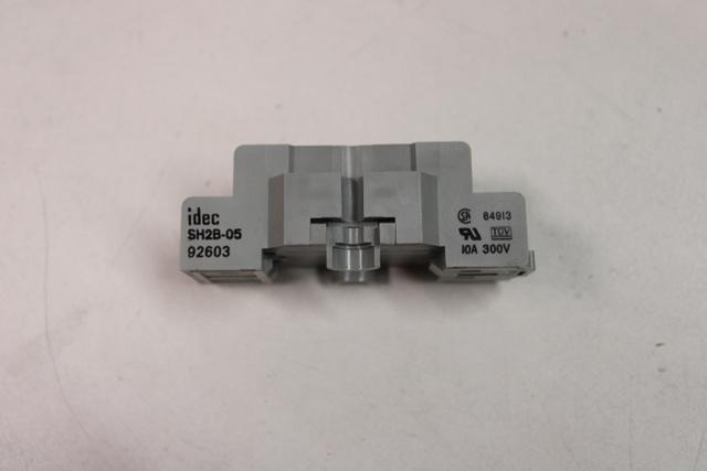 SH2B-05 Part Image. Manufactured by Idec.